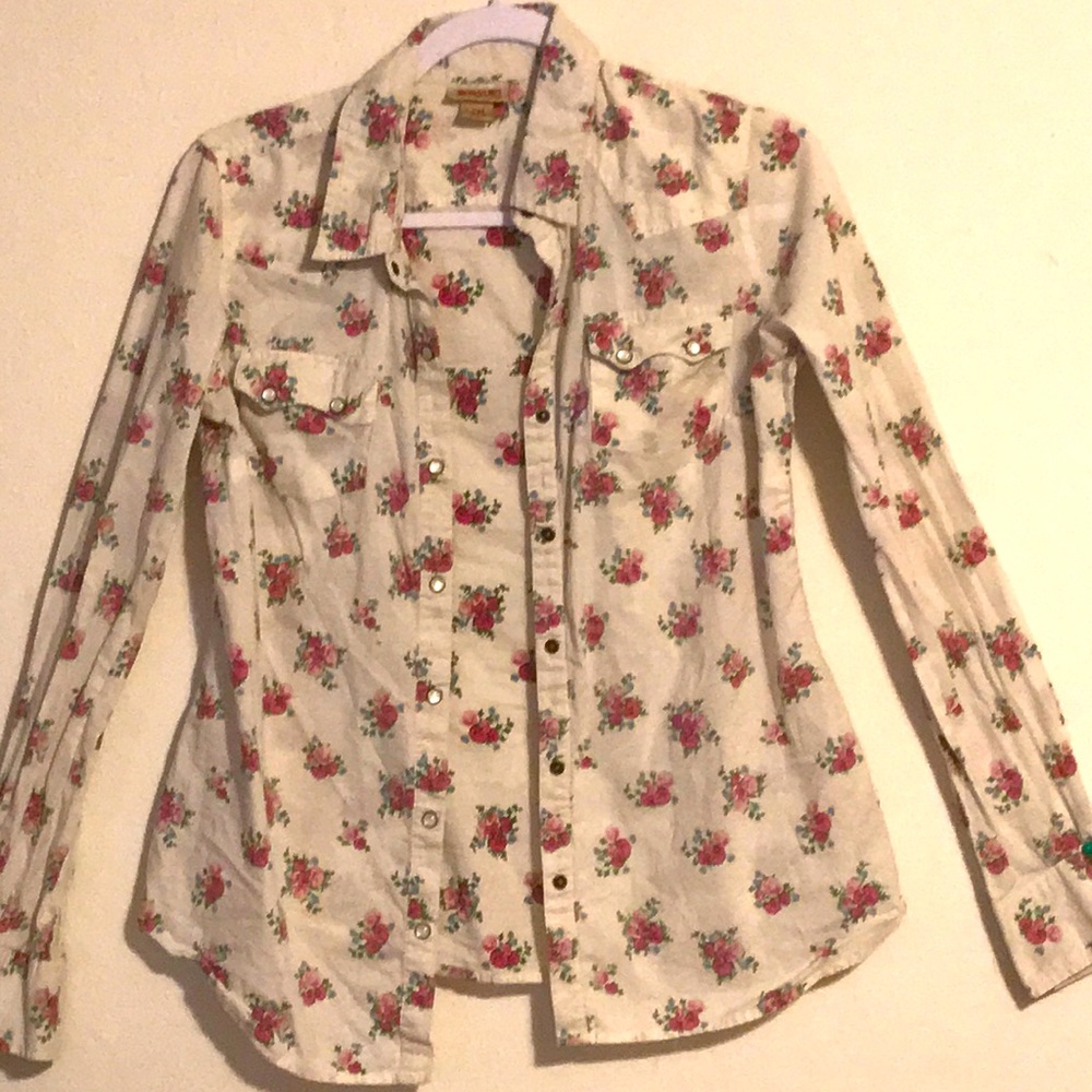 Pearl snap! Cute floral